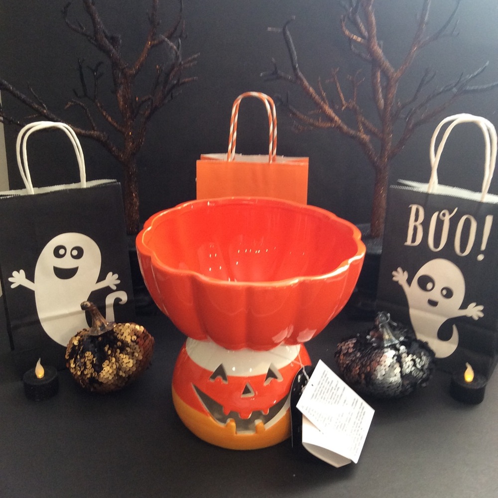 New Halloween Candy Corn Candy Dish super cute 🎃